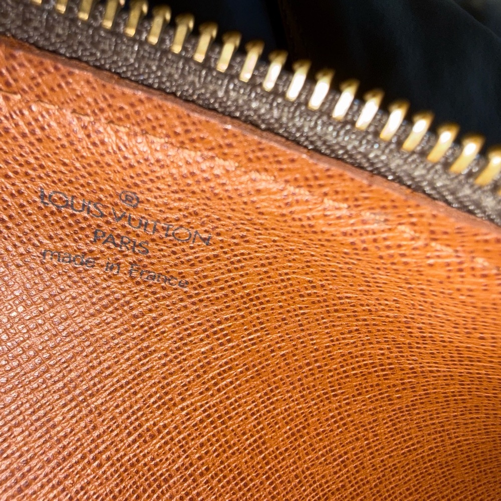 Authentic Louis Vuitton Monogram Canvas Papillion 26 - Picture 6 of 7
